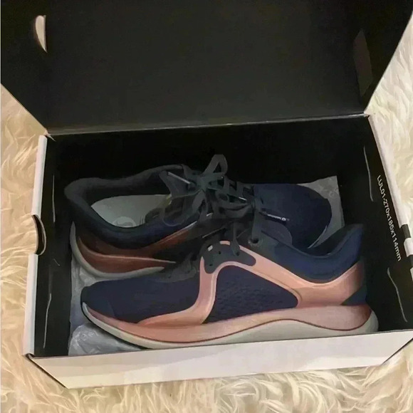 Lululemon Women’s Chargefeel Workout Low Sneakers size 5 - Picture 1 of 5